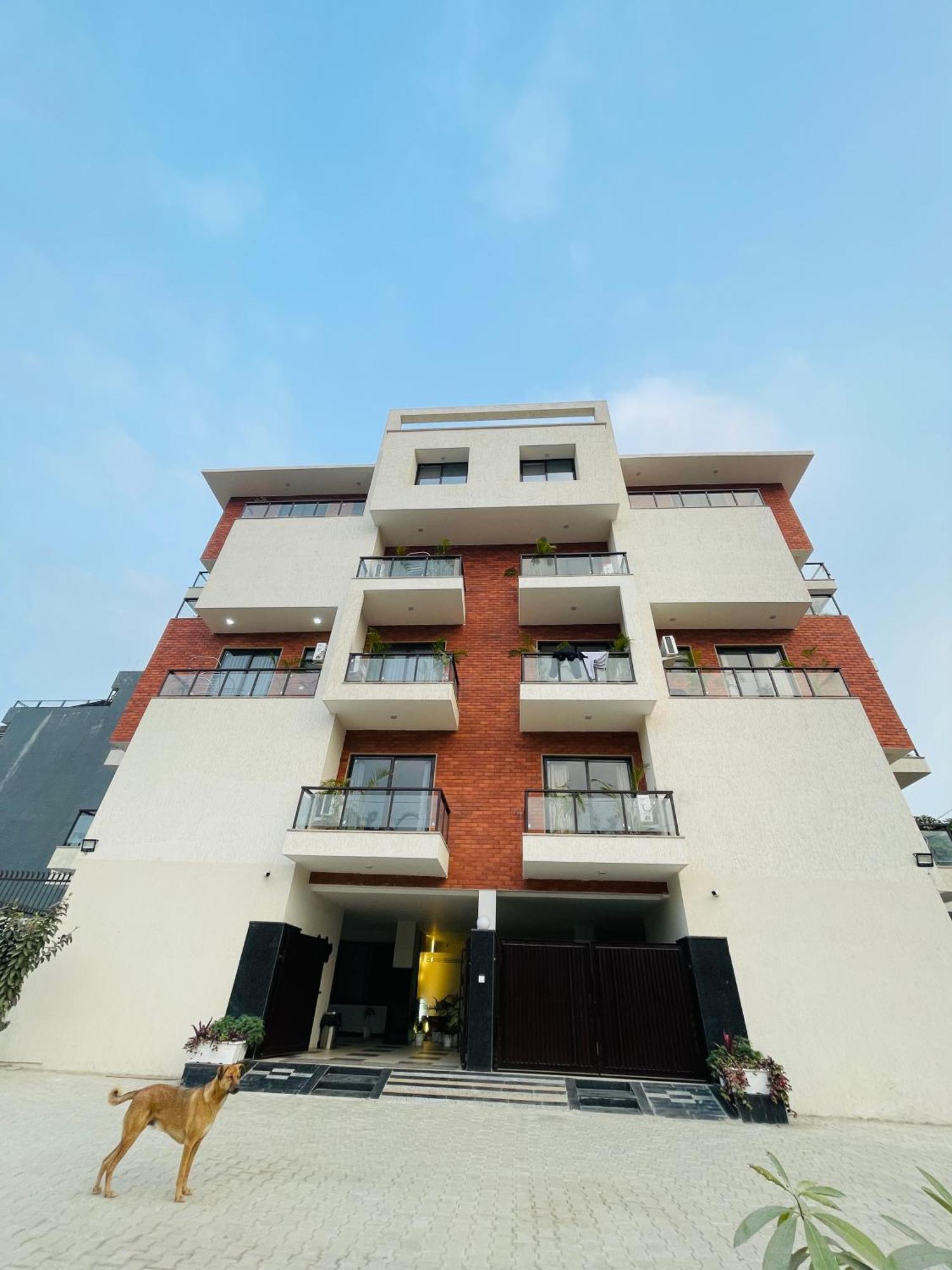 Bedchambers Serviced Apartment, Medicity Гургаон Экстерьер фото