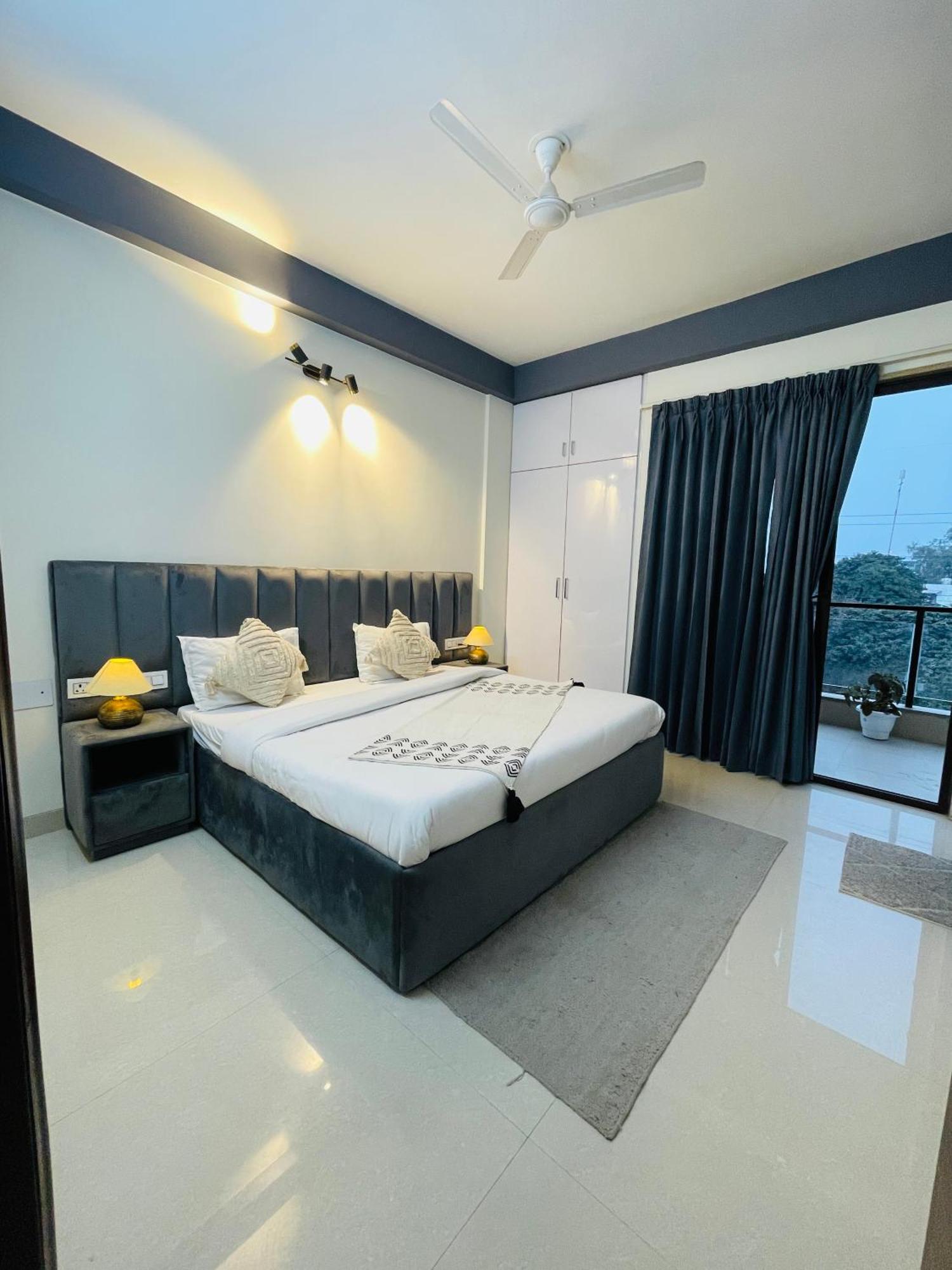 Bedchambers Serviced Apartment, Medicity Гургаон Экстерьер фото